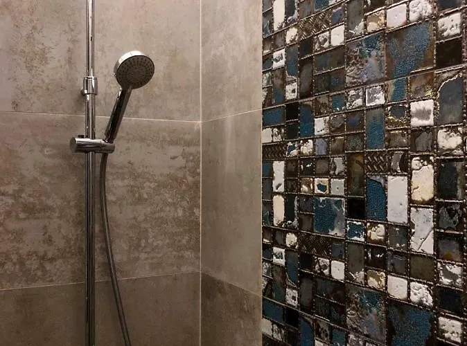 Luxury Sea View Bulldog Place