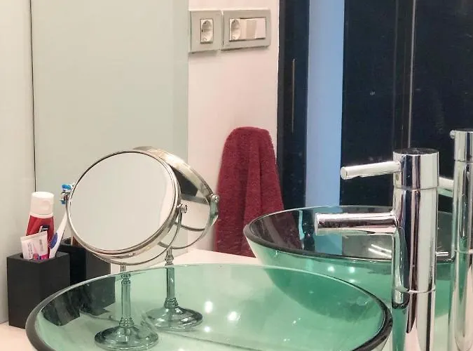 Luxury Sea View Bulldog Place