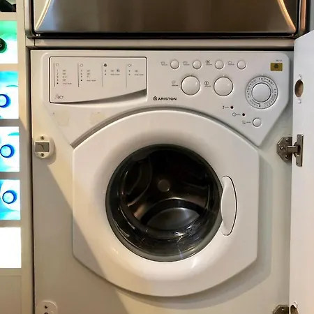 Luxury Sea View Bulldog Place Apartment Warna