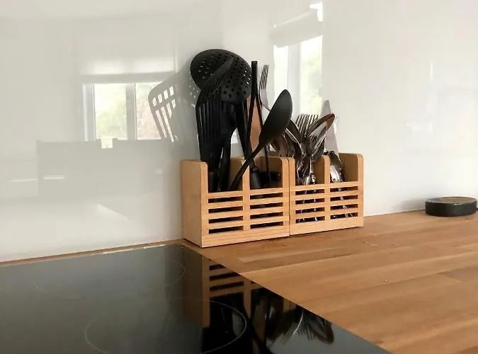 Luxury Sea View Bulldog Place Apartment *