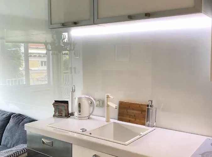 Luxury Sea View Bulldog Place Апартаменти